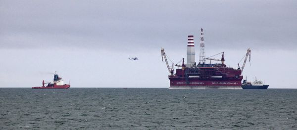 Russia's Federal Agency for Subsoil Use, Rosnedra, has suggested that energy giants Rosneft and Gazprom cooperate on the development of technologies for oil and gas exploration in the Arctic Shelf, the agency's deputy head Orest Kasparov said Thursday. Russia's Federal Agency for Subsoil Use, Rosnedra, has suggested that energy giants Rosneft and Gazprom cooperate on the development of technologies for oil and gas exploration in the Arctic Shelf, the agency's deputy head Orest Kasparov said Thursday. - Sputnik International