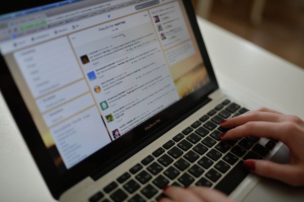 The UK government is currently in talks with national Internet providers to ensure they remove extremist propaganda appearing on the web, The Telegraph reported Friday. - Sputnik International