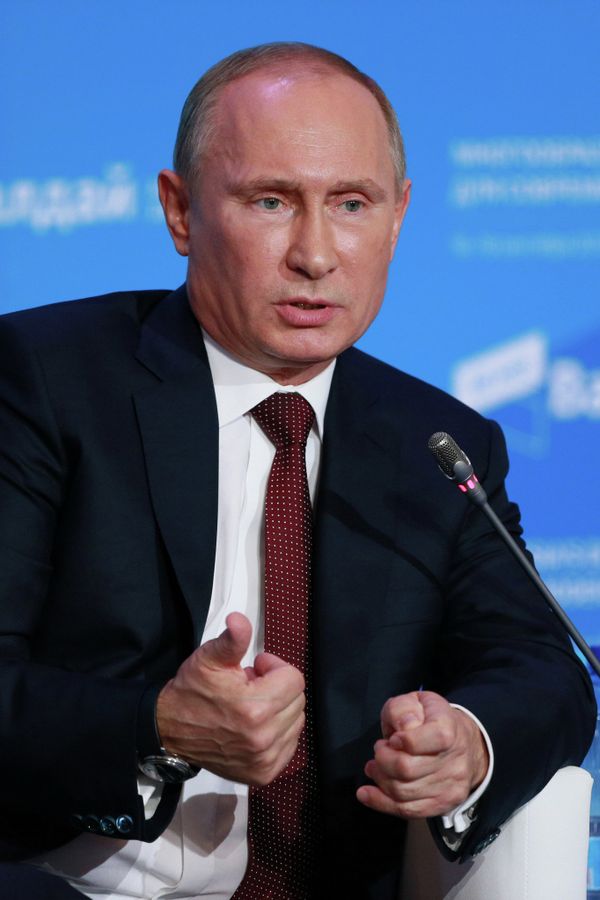 The winners in the Cold War seem to be bent on reshaping the world so that it could better accommodate their own needs, Russian President Vladimir Putin said Friday in a comment on US foreign policy. - Sputnik International