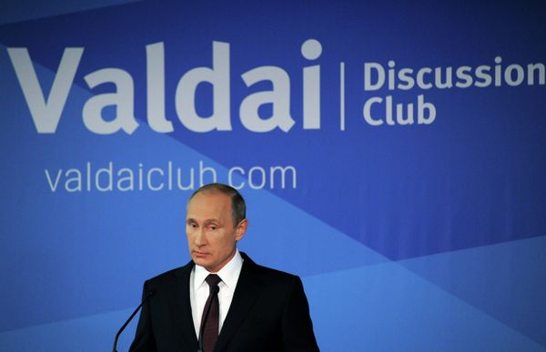 24 October 2014. Russian President Vladimir Putin speaks at the wrap-up session of the 11th Meeting of the Valdai Discussion Club in Sochi. - Sputnik International