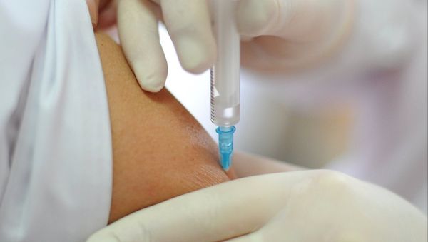 New York Mayor claims Every New Yorker should get a flu shot not to mislead or distract New York healthcare workers from fighting the Ebola virus - Sputnik International