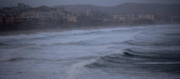 Large waves and heavy clouds near as Tropical Storm Polo approaches San Jose de los Cabos, Mexico, Saturday, Sept. 20, 2014 Large waves and heavy clouds near as Tropical Storm Polo approaches San Jose de los Cabos, Mexico, Saturday, Sept. 20, 2014 - Sputnik International