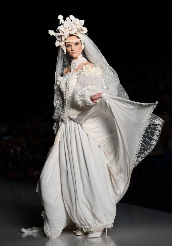 Haute Couture in Moscow: Mercedes-Benz Fashion Week Russia Haute Couture in Moscow: Mercedes-Benz Fashion Week Russia - Sputnik International