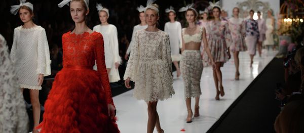 Haute Couture in Moscow: Mercedes-Benz Fashion Week Russia Haute Couture in Moscow: Mercedes-Benz Fashion Week Russia - Sputnik International