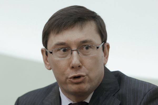 Yuriy Lutsenko said that coalition agreement to be offered to several parties that passed the vote threshold in Ukrainian parliamentary election - Sputnik International