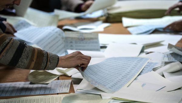 People's Front party on Monday morning continues to lead in the Ukrainian parliamentary elections - Sputnik International